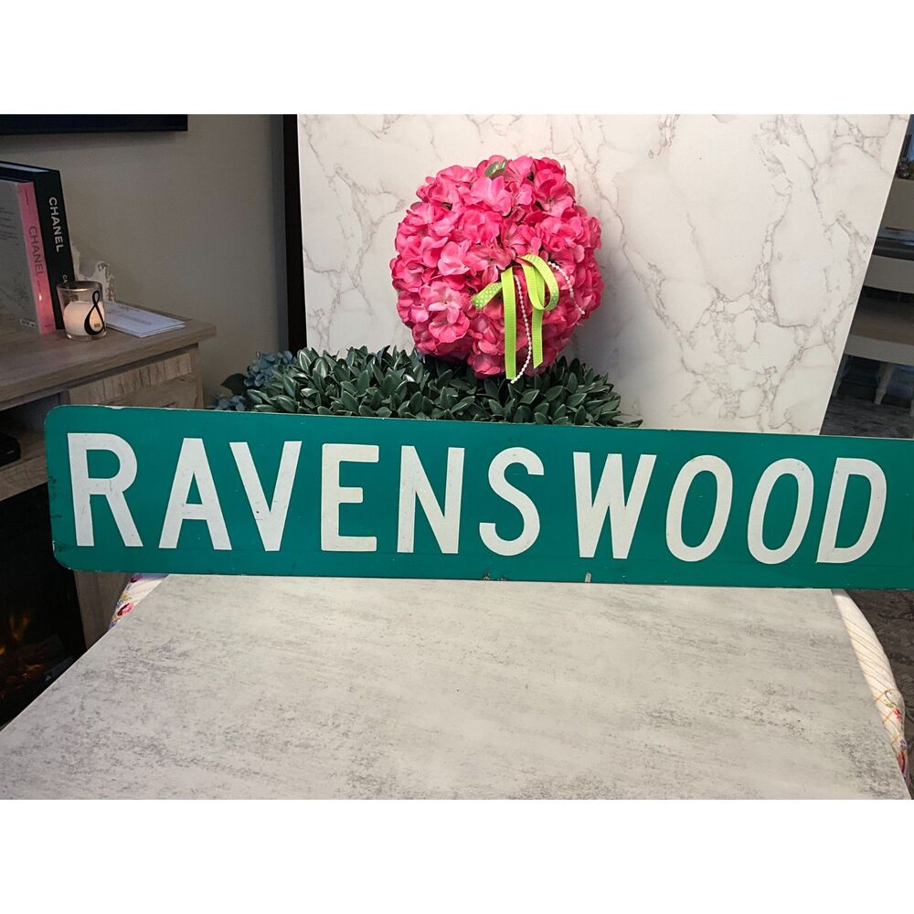 Vintage aluminum street sign Ravenswood Way - Picture 2 of 5